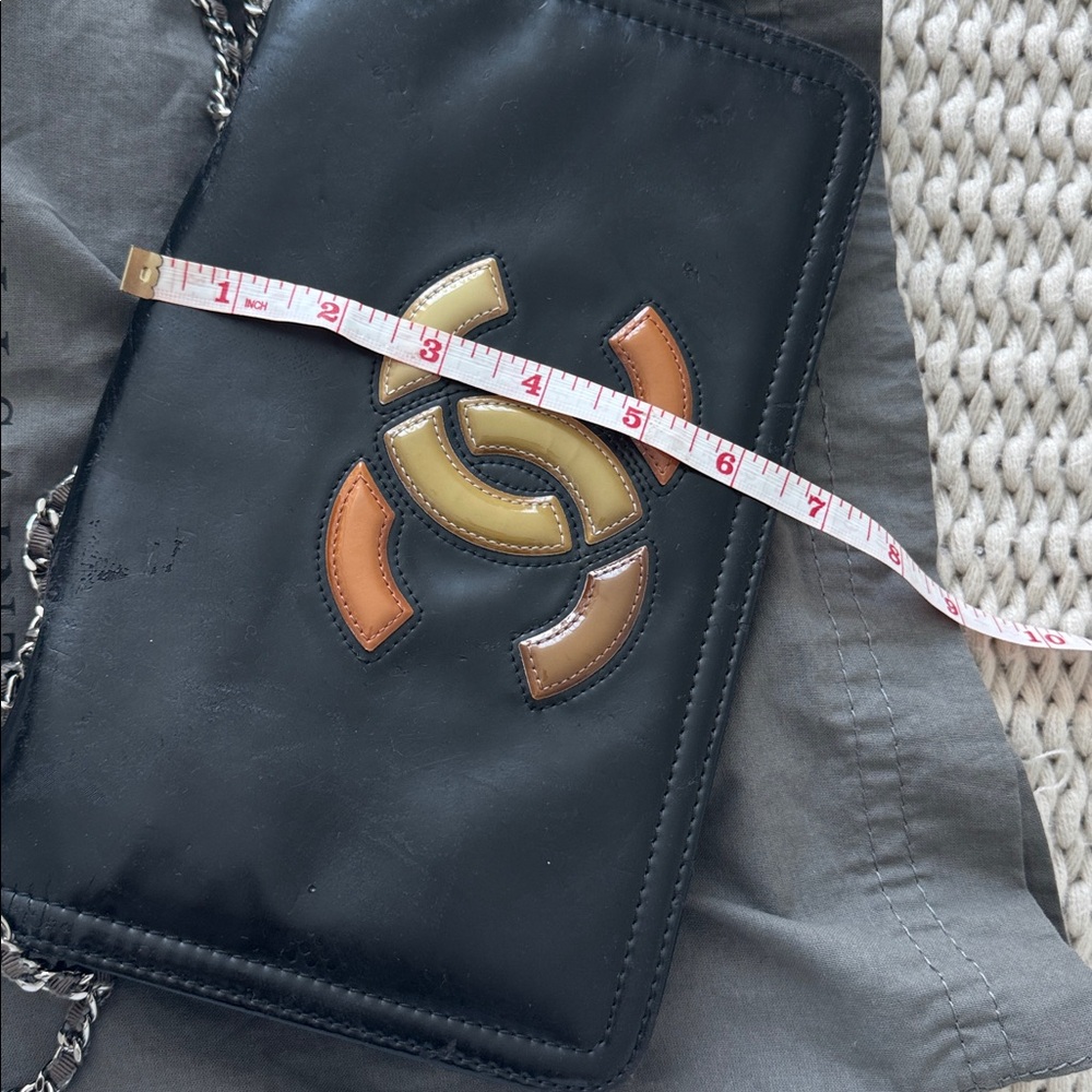 CHANEL Black Leather Shoulder Bag with Yellow and Orange CC Logo - Picture 10 of 10